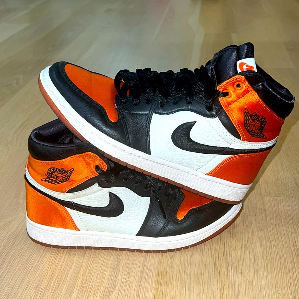 Amazing Condition Women’s Jordan 1 Retro High Satin Shattered Backboard